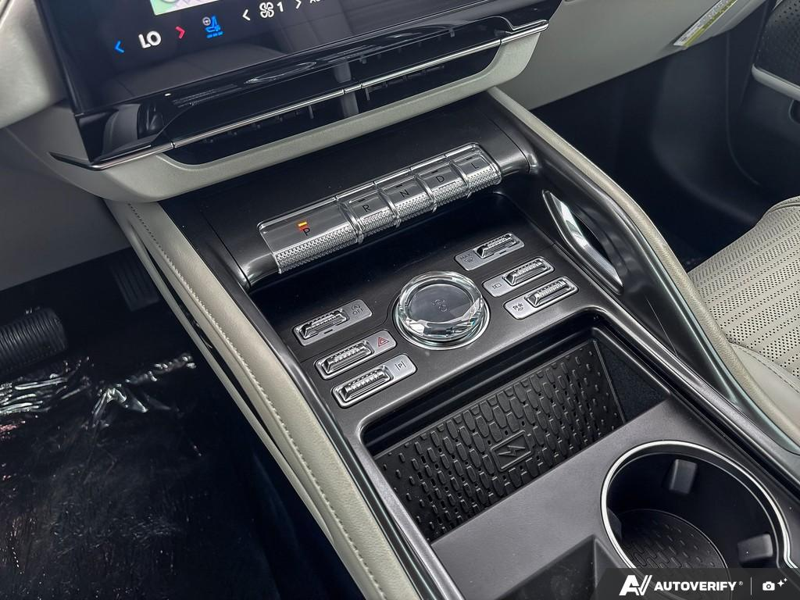 NEW 2026 Lincoln Nautilus Reserve - White Platinum Metallic Tri-coat Exterior / SPACE GRAY LEATHER Interior - $80,659 - Stock #E60483 - VIN 5LMPJ8KA8TJ039152 - Photo 18