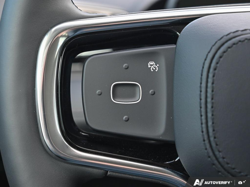NEW 2026 Lincoln Nautilus Premiere - Infinite Black Metallic Exterior / ONYX BLACK, LINCOLN SOFT TOUCH HEATED FRONT CAPTAIN'S CHAIRS Interior - $61,305 - Stock #E60622 - VIN 5LMPJ8JA2TJ046793 - Photo 18