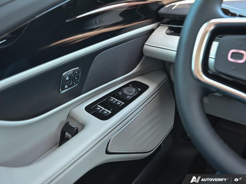 NEW 2026 Lincoln Nautilus Premiere - White Platinum Metallic Tri-coat Exterior / MEDIUM LIGHT SPACE GRAY, LINCOLN SOFT TOUCH HEATED FRONT CAPTAIN Interior - $58,409 - Stock #E60623 - VIN 5LMPJ8JA1TJ046803 - Photo 17