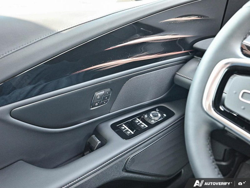 NEW 2026 Lincoln Nautilus Premiere - Gray Matter Met Cc Exterior / ONYX BLACK, LINCOLN SOFT TOUCH HEATED FRONT CAPTAIN'S CHAIRS Interior - $62,238 - Stock #E60829 - VIN 5LMPJ8JA8TJ059953 - Photo 17