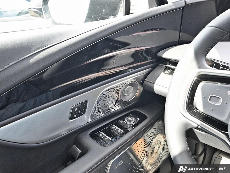 NEW 2026 Lincoln Nautilus Reserve Hybrid - Infinite Black Metallic Clearcoat Exterior / BLACK OYNX, PREMIUM LEATHER-TRIMMED HEAT/VENT CAPTAIN'S CHAIRS Interior - $83,586 - Stock #E61027 - VIN 5LMPJ8K47TJ064652 - Photo 17