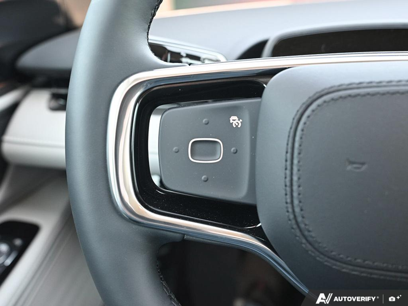 DEMO 2026 Lincoln Nautilus Premiere - Silver Radiance Exterior / MEDIUM LIGHT SPACE GRAY, LINCOLN SOFT TOUCH HEATED FRONT CAPTAIN Interior - $53,884 - Stock #E60739 - VIN 5LMPJ8JA1TJ051743 - Photo 18