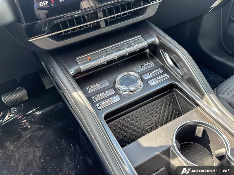 DEMO 2026 Lincoln Nautilus Premiere - Gray Matter Met Cc Exterior / ONYX BLACK, LINCOLN SOFT TOUCH HEATED FRONT CAPTAIN'S CHAIRS Interior - $60,284 - Stock #E60741 - VIN 5LMPJ8JA5TJ052054 - Photo 18
