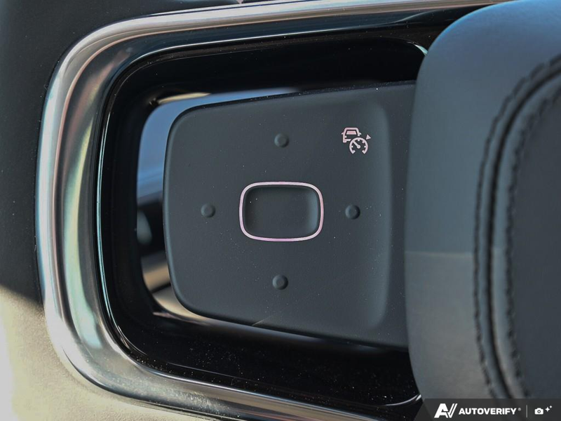 NEW 2026 Lincoln Nautilus Premiere - White Platinum Metallic Tri-coat Exterior / ONYX BLACK, LINCOLN SOFT TOUCH HEATED FRONT CAPTAIN'S CHAIRS Interior - $58,409 - Stock #E60478 - VIN 5LMPJ8JA0TJ038837 - Photo 18