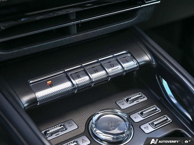 NEW 2026 Lincoln Nautilus Premiere - Whisper Blue Metallic Clearcoat Exterior / ONYX BLACK, LINCOLN SOFT TOUCH HEATED FRONT CAPTAIN'S CHAIRS Interior - $67,184 - Stock #E60726 - VIN 5LMPJ8JA9TJ049688 - Photo 19