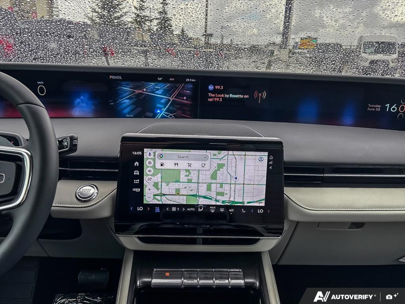 NEW 2026 Lincoln Nautilus Reserve - White Platinum Metallic Tri-coat Exterior / SPACE GRAY LEATHER Interior - $80,659 - Stock #E60483 - VIN 5LMPJ8KA8TJ039152 - Photo 19