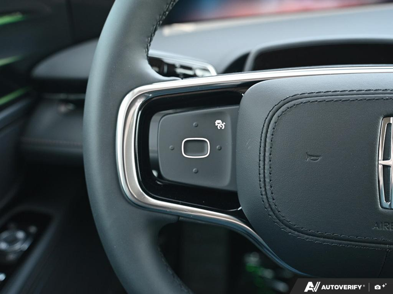 DEMO 2026 Lincoln Nautilus Premiere - White Platinum Metallic Tri-coat Exterior / ONYX BLACK, LINCOLN SOFT TOUCH HEATED FRONT CAPTAIN'S CHAIRS Interior - $60,284 - Stock #E60743 - VIN 5LMPJ8JA2TJ053162 - Photo 18