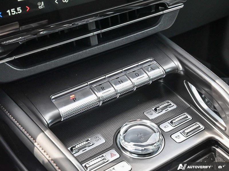 NEW 2026 Lincoln Nautilus Premiere - Silver Radiance Exterior / ONYX BLACK, LINCOLN SOFT TOUCH HEATED FRONT CAPTAIN'S CHAIRS Interior - $61,415 - Stock #E60828 - VIN 5LMPJ8JA8TJ059046 - Photo 19