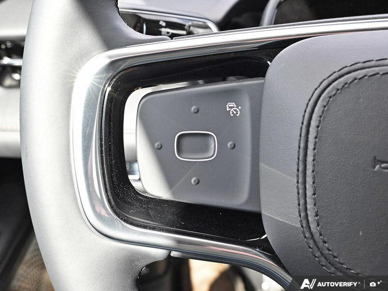 NEW 2026 Lincoln Nautilus Reserve Hybrid - Infinite Black Metallic Clearcoat Exterior / BLACK OYNX, PREMIUM LEATHER-TRIMMED HEAT/VENT CAPTAIN'S CHAIRS Interior - $83,586 - Stock #E61027 - VIN 5LMPJ8K47TJ064652 - Photo 18