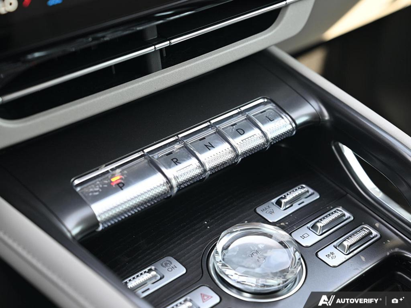 NEW 2026 Lincoln Nautilus Reserve Hybrid - White Platinum Metallic Tri-coat Exterior / MEDIUM LIGHT SPACE GRAY, PREM LTHR-TRIMMED HTD/VENTILATED CAPTAI Interior - $77,796 - Stock #E61037 - VIN 5LMPJ8K47TJ065929 - Photo 19