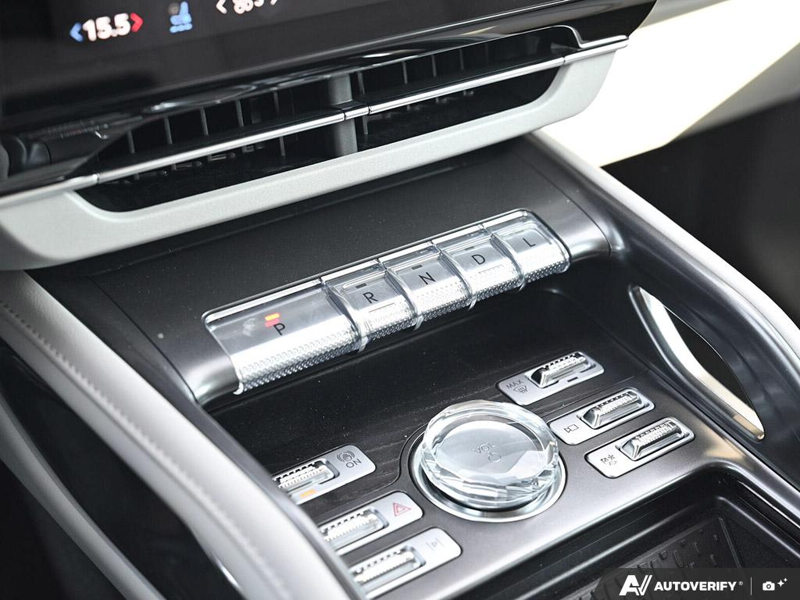 NEW 2026 Lincoln Nautilus Reserve Hybrid - White Platinum Metallic Tri-coat Exterior / MEDIUM LIGHT SPACE GRAY, PREMIUM LEATHER-TRIMMED HEAT/VENT CAPTA Interior - $84,258 - Stock #E61032 - VIN 5LMPJ8K43TJ066799 - Photo 19