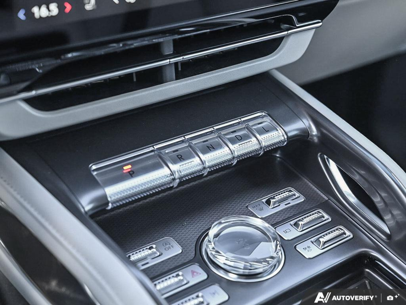 DEMO 2026 Lincoln Nautilus Premiere - Infinite Black Metallic Exterior / MEDIUM LIGHT SPACE GRAY, LINCOLN SOFT TOUCH HEATED FRONT CAPTAIN Interior - $59,334 - Stock #E60737 - VIN 5LMPJ8JA4TJ049694 - Photo 19