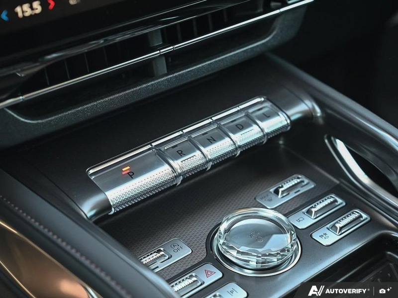 NEW 2026 Lincoln Nautilus Premiere - White Platinum Metallic Tri-coat Exterior / ONYX BLACK, LINCOLN SOFT TOUCH HEATED FRONT CAPTAIN'S CHAIRS Interior - $58,409 - Stock #E60478 - VIN 5LMPJ8JA0TJ038837 - Photo 19