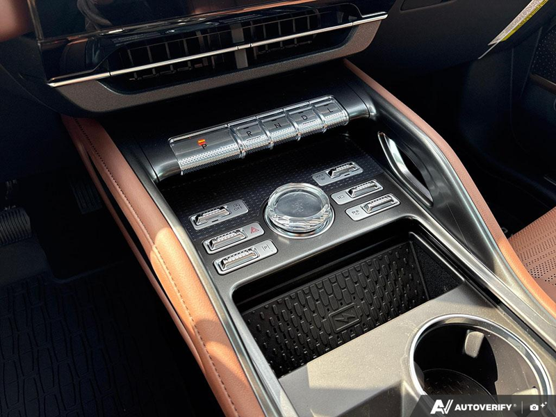 NEW 2026 Lincoln Nautilus Reserve - White Platinum Metallic Tri-coat Exterior / HOT CHOCOLATE, PREMIUM LEATHER-TRIMMED Interior - $79,093 - Stock #E60616 - VIN 5LMPJ8KAXTJ041503 - Photo 20
