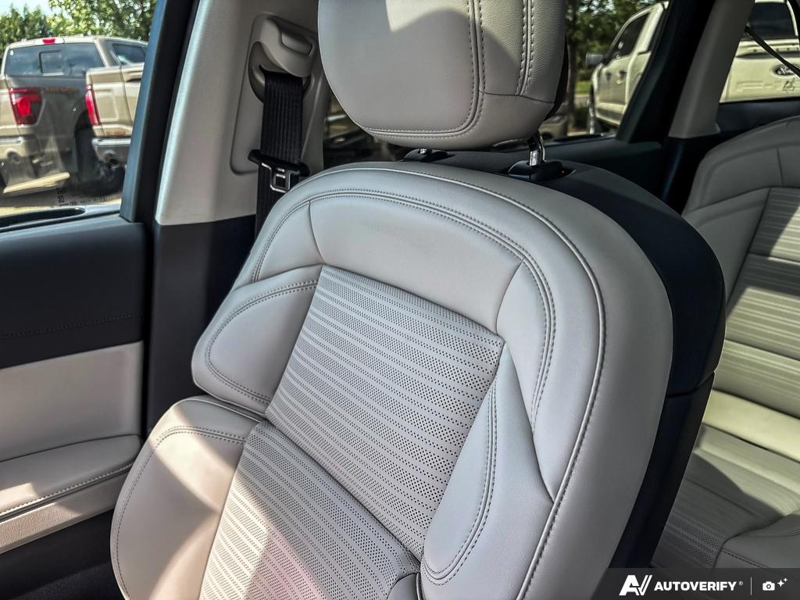 NEW 2026 Lincoln Nautilus Reserve - White Platinum Metallic Tri-coat Exterior / SPACE GRAY LEATHER Interior - $79,093 - Stock #E60484 - VIN 5LMPJ8KA6TJ040073 - Photo 20