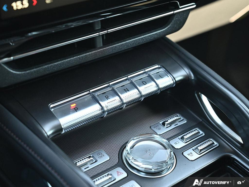 DEMO 2026 Lincoln Nautilus Premiere - White Platinum Metallic Tri-coat Exterior / ONYX BLACK, LINCOLN SOFT TOUCH HEATED FRONT CAPTAIN'S CHAIRS Interior - $60,284 - Stock #E60743 - VIN 5LMPJ8JA2TJ053162 - Photo 19