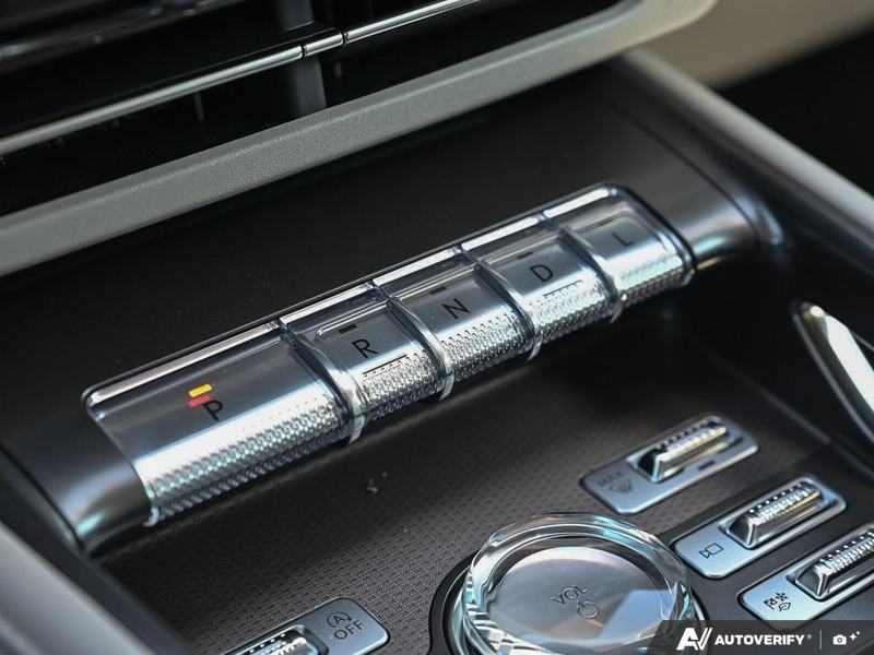 NEW 2026 Lincoln Nautilus Premiere - White Platinum Metallic Tri-coat Exterior / MEDIUM LIGHT SPACE GRAY, LINCOLN SOFT TOUCH HEATED FRONT CAPTAIN Interior - $58,409 - Stock #E60623 - VIN 5LMPJ8JA1TJ046803 - Photo 19