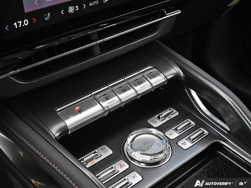NEW 2026 Lincoln Nautilus Reserve Hybrid - Infinite Black Metallic Clearcoat Exterior / BLACK OYNX, PREMIUM LEATHER-TRIMMED HEAT/VENT CAPTAIN'S CHAIRS Interior - $83,586 - Stock #E61027 - VIN 5LMPJ8K47TJ064652 - Photo 19