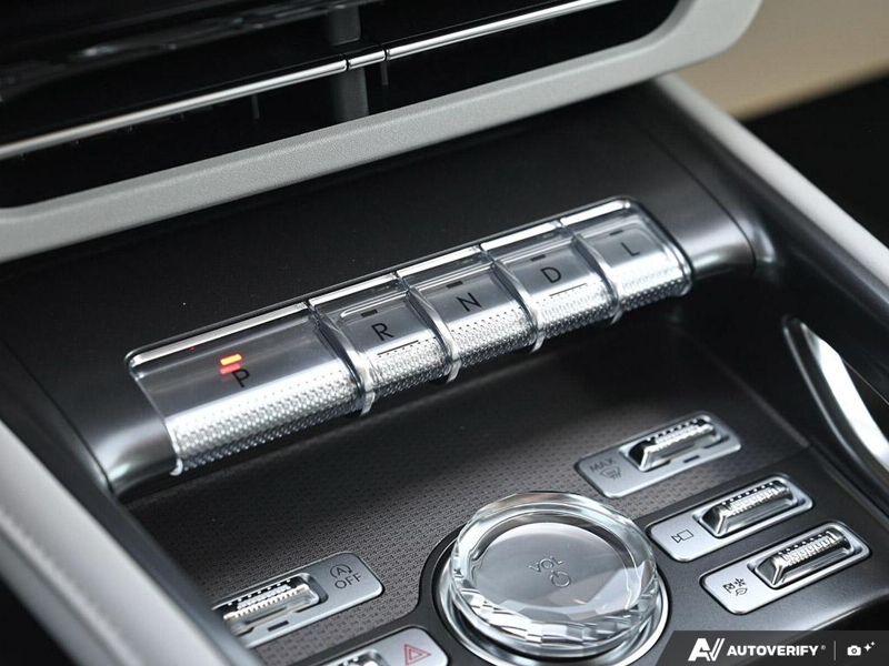 DEMO 2026 Lincoln Nautilus Premiere - Silver Radiance Exterior / MEDIUM LIGHT SPACE GRAY, LINCOLN SOFT TOUCH HEATED FRONT CAPTAIN Interior - $53,884 - Stock #E60739 - VIN 5LMPJ8JA1TJ051743 - Photo 20