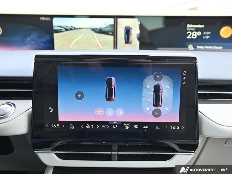 NEW 2026 Lincoln Nautilus Premiere - White Platinum Metallic Tri-coat Exterior / MEDIUM LIGHT SPACE GRAY, LINCOLN SOFT TOUCH HEATED FRONT CAPTAIN Interior - $66,048 - Stock #E60816 - VIN 5LMPJ8JA1TJ058367 - Photo 21