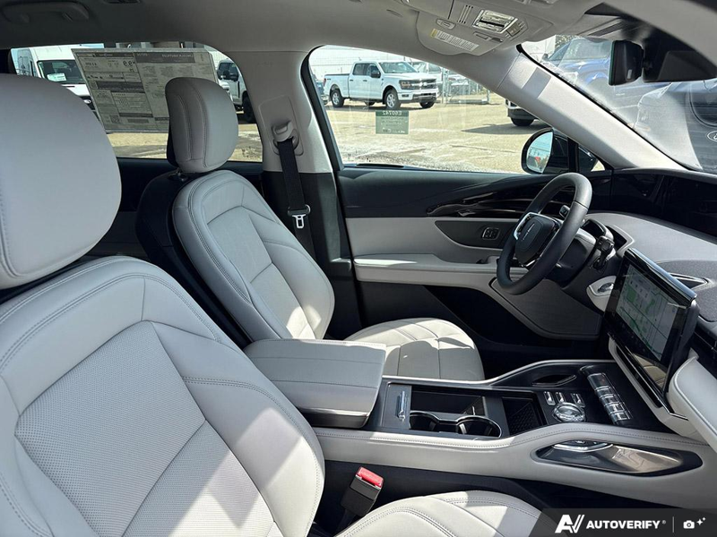 NEW 2026 Lincoln Nautilus Premiere - Gray Matter Met Cc Exterior / MEDIUM LIGHT SPACE GRAY, LINCOLN SOFT TOUCH HEATED FRONT CAPTAIN Interior - $63,284 - Stock #E60742 - VIN 5LMPJ8JA0TJ052124 - Photo 22
