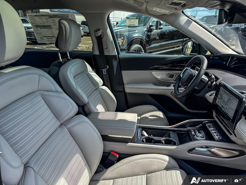 NEW 2026 Lincoln Nautilus Reserve - White Platinum Metallic Tri-coat Exterior / SPACE GRAY LEATHER Interior - $79,093 - Stock #E60484 - VIN 5LMPJ8KA6TJ040073 - Photo 22
