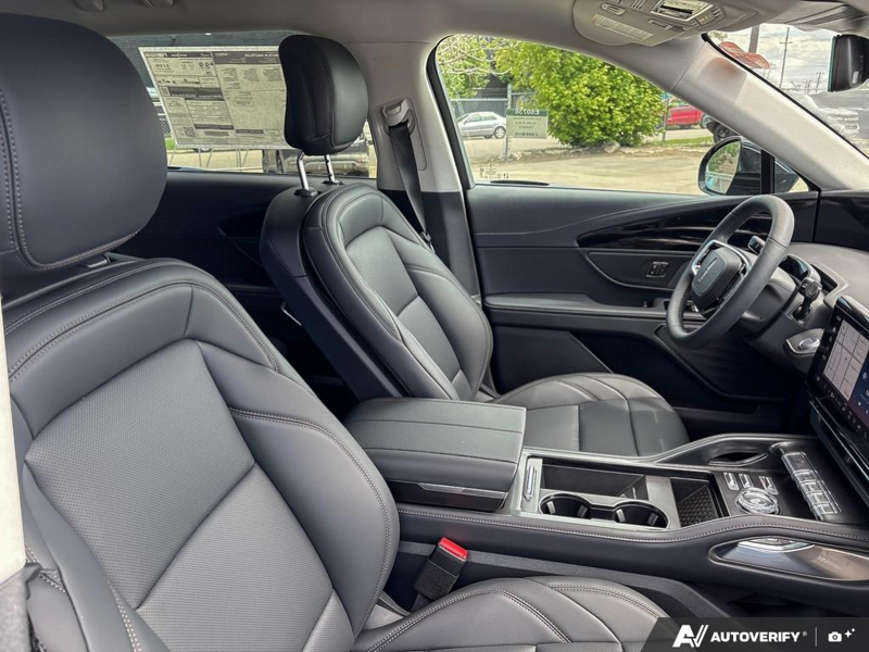 DEMO 2026 Lincoln Nautilus Premiere - Infinite Black Metallic Exterior / ONYX BLACK, LINCOLN SOFT TOUCH HEATED FRONT CAPTAIN'S CHAIRS Interior - $53,884 - Stock #E60736 - VIN 5LMPJ8JA2TJ049693 - Photo 22