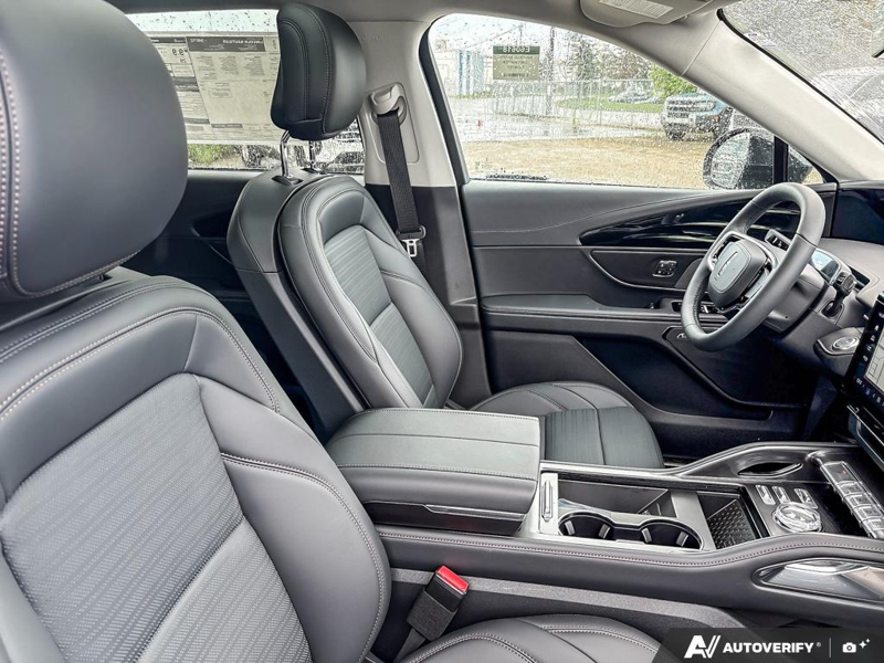 NEW 2026 Lincoln Nautilus Reserve - Gray Matter Met Cc Exterior / BLACK ONYX/GREY PREM LEATHER SEATS Interior - $69,409 - Stock #E60618 - VIN 5LMPJ8KA1TJ046752 - Photo 22