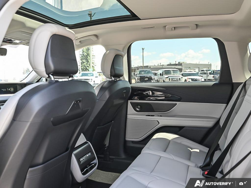 NEW 2026 Lincoln Nautilus Premiere - White Platinum Metallic Tri-coat Exterior / MEDIUM LIGHT SPACE GRAY, LINCOLN SOFT TOUCH HEATED FRONT CAPTAIN Interior - $60,434 - Stock #E60728 - VIN 5LMPJ8JA0TJ050664 - Photo 24