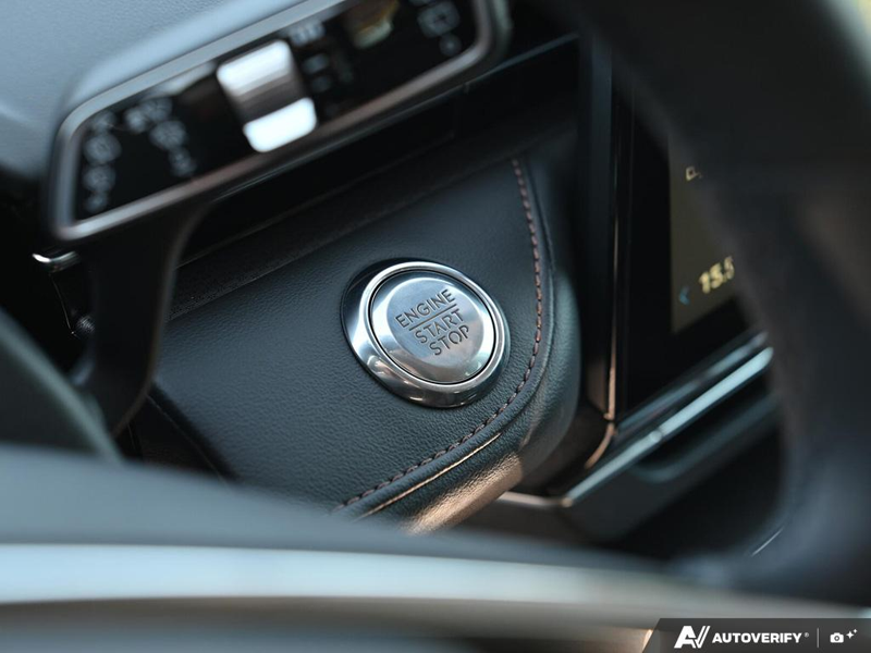 DEMO 2026 Lincoln Nautilus Premiere - White Platinum Metallic Tri-coat Exterior / ONYX BLACK, LINCOLN SOFT TOUCH HEATED FRONT CAPTAIN'S CHAIRS Interior - $60,284 - Stock #E60743 - VIN 5LMPJ8JA2TJ053162 - Photo 22