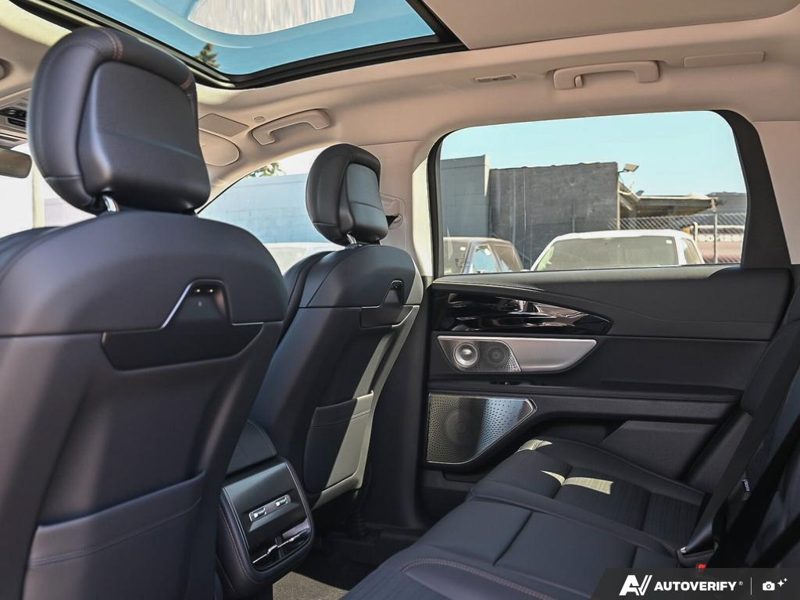 NEW 2026 Lincoln Nautilus Reserve Hybrid - Grey Matter Metallic Clearcoat Exterior / BLACK OYNX, PREMIUM LEATHER-TRIMMED HEAT/VENT CAPTAIN'S CHAIRS Interior - $84,409 - Stock #E61030 - VIN 5LMPJ8K49TJ065690 - Photo 23