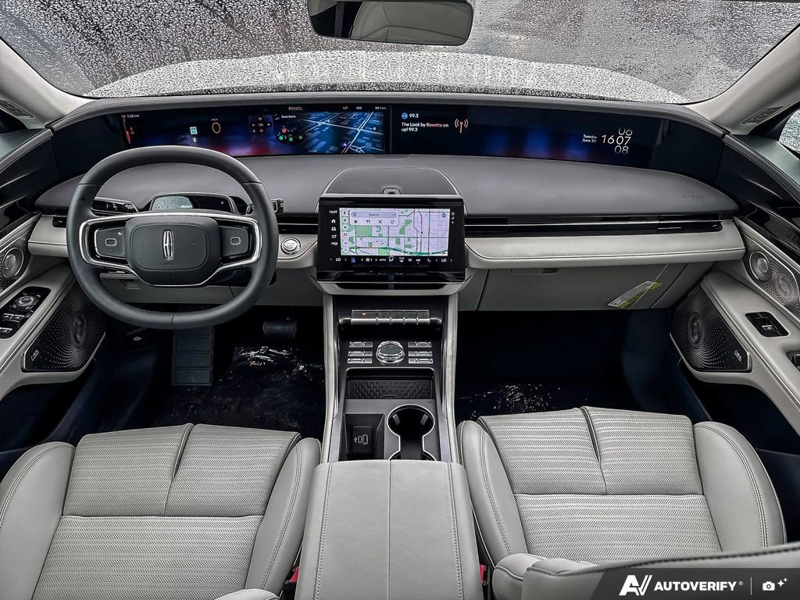 NEW 2026 Lincoln Nautilus Reserve - White Platinum Metallic Tri-coat Exterior / SPACE GRAY LEATHER Interior - $80,659 - Stock #E60483 - VIN 5LMPJ8KA8TJ039152 - Photo 24