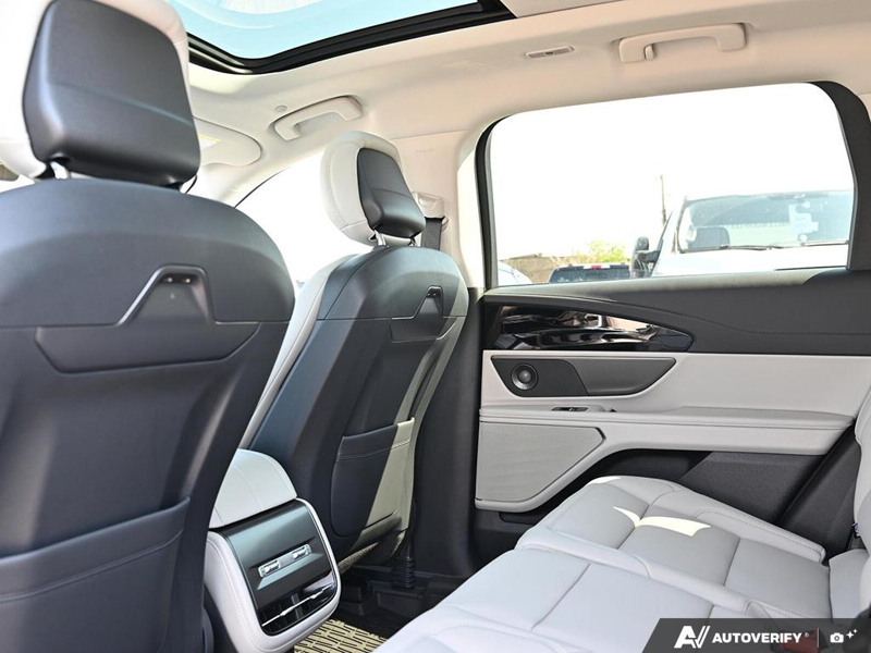 NEW 2026 Lincoln Nautilus Premiere - White Platinum Metallic Tri-coat Exterior / MEDIUM LIGHT SPACE GRAY, LINCOLN SOFT TOUCH HEATED FRONT CAPTAIN Interior - $66,048 - Stock #E60816 - VIN 5LMPJ8JA1TJ058367 - Photo 24