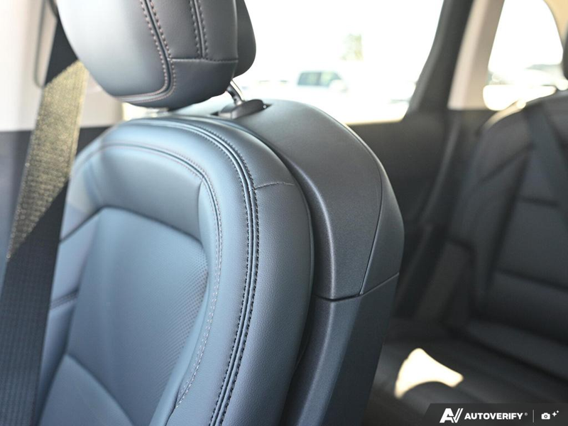 DEMO 2026 Lincoln Nautilus Premiere - White Platinum Metallic Tri-coat Exterior / ONYX BLACK, LINCOLN SOFT TOUCH HEATED FRONT CAPTAIN'S CHAIRS Interior - $60,284 - Stock #E60743 - VIN 5LMPJ8JA2TJ053162 - Photo 24