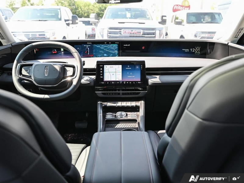 NEW 2026 Lincoln Nautilus Reserve - Red Carpet Exterior / BLACK ONYX/GREY PREM LEATHER SEATS Interior - $79,094 - Stock #E60812 - VIN 5LMPJ8KA3TJ061334 - Photo 25