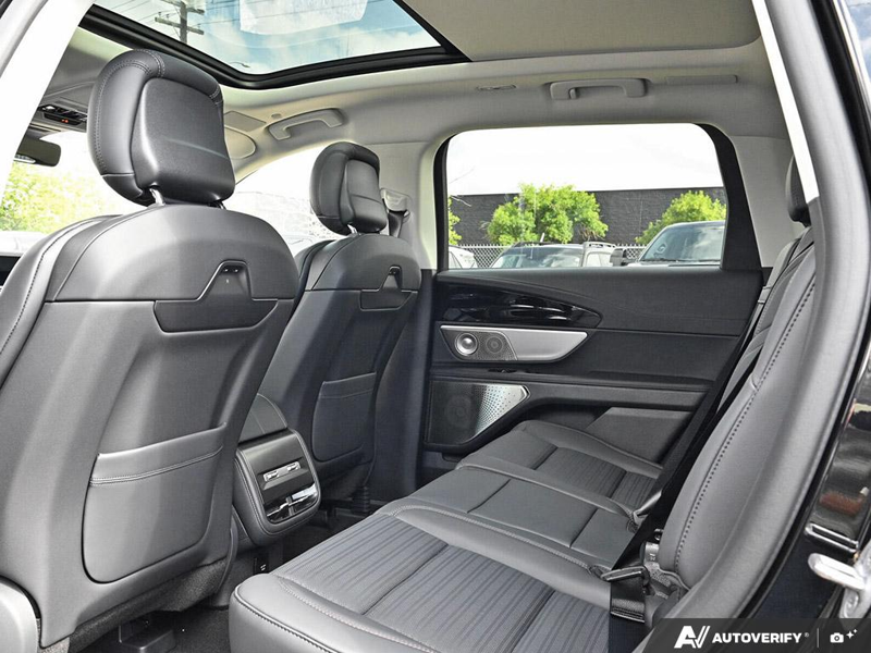 NEW 2026 Lincoln Nautilus Reserve Hybrid - Infinite Black Metallic Clearcoat Exterior / BLACK OYNX, PREMIUM LEATHER-TRIMMED HEAT/VENT CAPTAIN'S CHAIRS Interior - $83,586 - Stock #E61027 - VIN 5LMPJ8K47TJ064652 - Photo 24