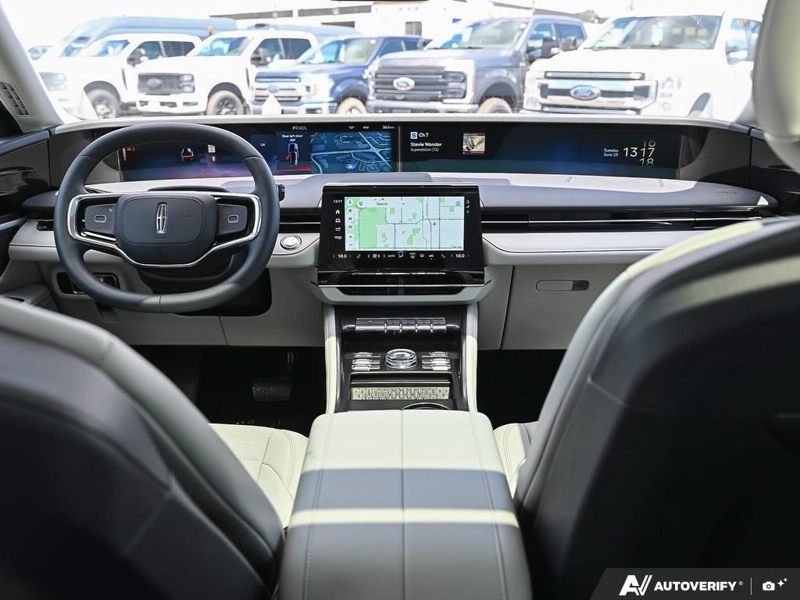 NEW 2026 Lincoln Nautilus Premiere - Infinite Black Metallic Exterior / MEDIUM LIGHT SPACE GRAY, LINCOLN SOFT TOUCH HEATED FRONT CAPTAIN Interior - $59,484 - Stock #E60729 - VIN 5LMPJ8JA5TJ052104 - Photo 25