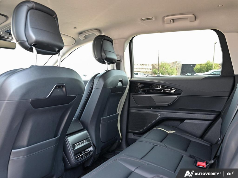 NEW 2026 Lincoln Nautilus Premiere - Gray Matter Met Cc Exterior / ONYX BLACK, LINCOLN SOFT TOUCH HEATED FRONT CAPTAIN'S CHAIRS Interior - $62,238 - Stock #E60829 - VIN 5LMPJ8JA8TJ059953 - Photo 25