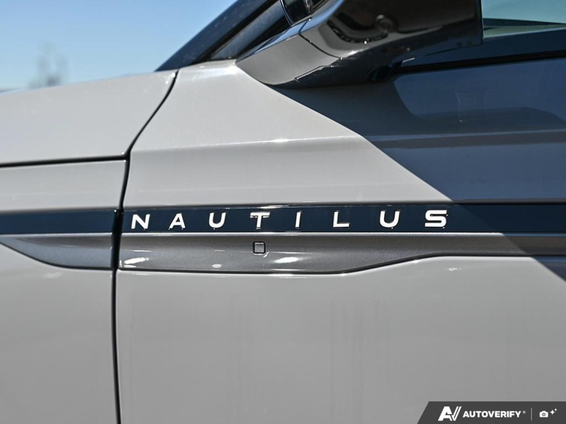 NEW 2026 Lincoln Nautilus Reserve Hybrid - Grey Matter Metallic Clearcoat Exterior / BLACK OYNX, PREMIUM LEATHER-TRIMMED HEAT/VENT CAPTAIN'S CHAIRS Interior - $84,409 - Stock #E61030 - VIN 5LMPJ8K49TJ065690 - Photo 26