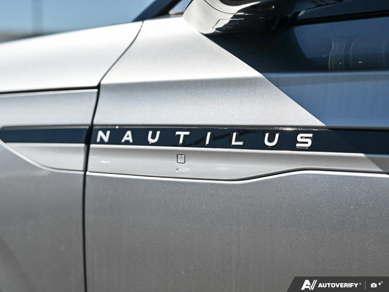NEW 2026 Lincoln Nautilus Premiere - Silver Radiance Exterior / ONYX BLACK, LINCOLN SOFT TOUCH HEATED FRONT CAPTAIN'S CHAIRS Interior - $65,225 - Stock #E60809 - VIN 5LMPJ8JA9TJ057225 - Photo 26