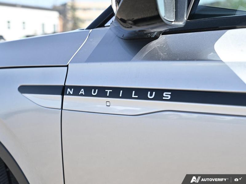 DEMO 2026 Lincoln Nautilus Premiere - Silver Radiance Exterior / MEDIUM LIGHT SPACE GRAY, LINCOLN SOFT TOUCH HEATED FRONT CAPTAIN Interior - $53,884 - Stock #E60739 - VIN 5LMPJ8JA1TJ051743 - Photo 26