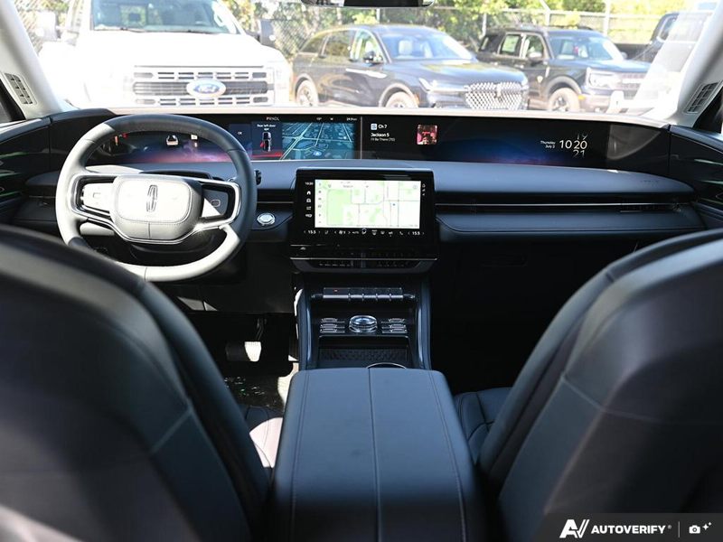 DEMO 2026 Lincoln Nautilus Premiere - White Platinum Metallic Tri-coat Exterior / ONYX BLACK, LINCOLN SOFT TOUCH HEATED FRONT CAPTAIN'S CHAIRS Interior - $60,284 - Stock #E60743 - VIN 5LMPJ8JA2TJ053162 - Photo 26