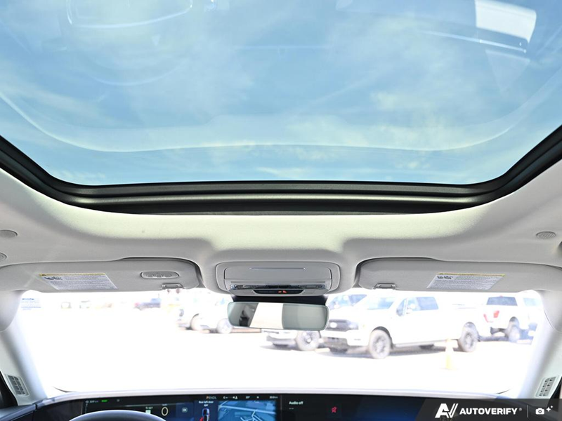 NEW 2026 Lincoln Nautilus Reserve Hybrid - White Platinum Metallic Tri-coat Exterior / MEDIUM LIGHT SPACE GRAY, PREM LTHR-TRIMMED HTD/VENTILATED CAPTAI Interior - $77,796 - Stock #E61037 - VIN 5LMPJ8K47TJ065929 - Photo 27