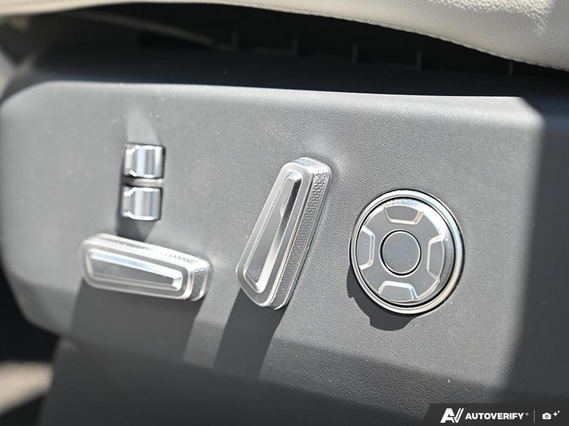 NEW 2026 Lincoln Nautilus Reserve - White Platinum Metallic Tri-coat Exterior / SPACE GRAY LEATHER Interior - $74,909 - Stock #E60481 - VIN 5LMPJ8KA4TJ040072 - Photo 27
