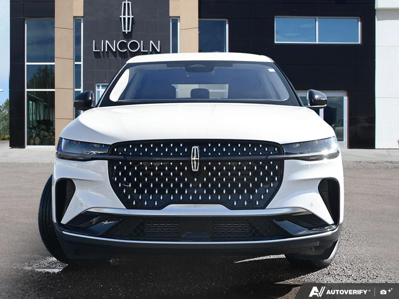 DEMO 2026 Lincoln Nautilus Premiere - White Platinum Metallic Tri-coat Exterior / ONYX BLACK, LINCOLN SOFT TOUCH HEATED FRONT CAPTAIN'S CHAIRS Interior - $60,284 - Stock #E60743 - VIN 5LMPJ8JA2TJ053162 - Photo 2