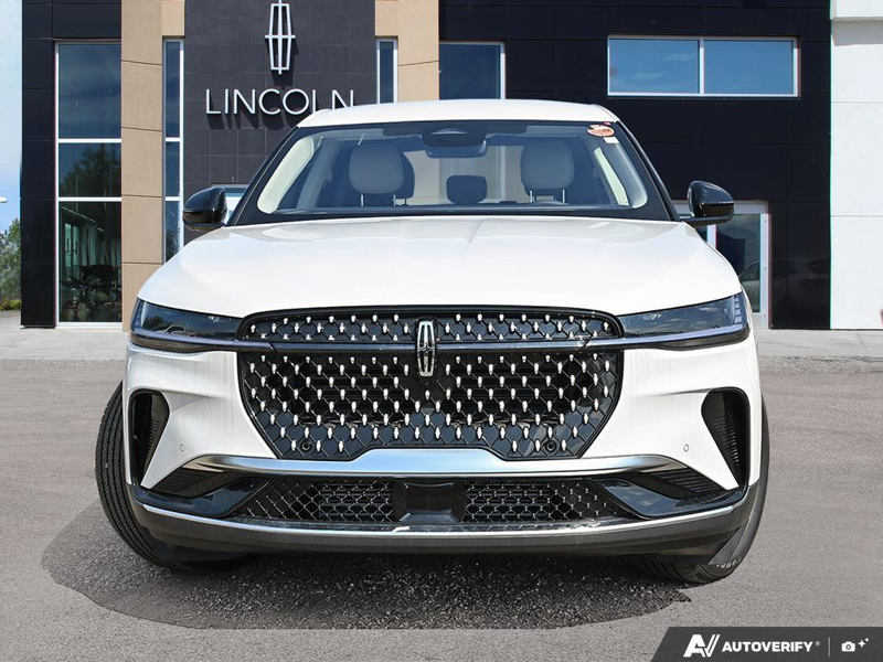NEW 2026 Lincoln Nautilus Premiere - White Platinum Metallic Tri-coat Exterior / MEDIUM LIGHT SPACE GRAY, LINCOLN SOFT TOUCH HEATED FRONT CAPTAIN Interior - $62,238 - Stock #E60827 - VIN 5LMPJ8JA0TJ057047 - Photo 2
