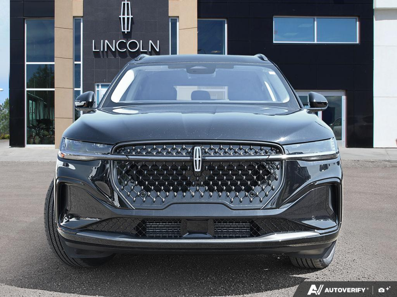 NEW 2026 Lincoln Nautilus Reserve - Infinite Black Metallic Exterior / BLACK ONYX/GREY PREM LEATHER SEATS Interior - $73,508 - Stock #E60822 - VIN 5LMPJ8KA9TJ059345 - Photo 2