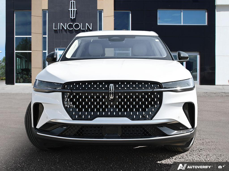 NEW 2026 Lincoln Nautilus Premiere - White Platinum Metallic Tri-coat Exterior / MEDIUM LIGHT SPACE GRAY, LINCOLN SOFT TOUCH HEATED FRONT CAPTAIN Interior - $66,048 - Stock #E60816 - VIN 5LMPJ8JA1TJ058367 - Photo 2