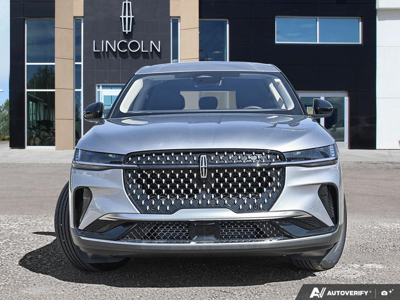 NEW 2026 Lincoln Nautilus Premiere - Silver Radiance Exterior / ONYX BLACK, LINCOLN SOFT TOUCH HEATED FRONT CAPTAIN'S CHAIRS Interior - $65,225 - Stock #E60809 - VIN 5LMPJ8JA9TJ057225 - Photo 2