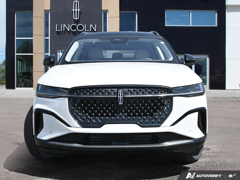 NEW 2026 Lincoln Nautilus Reserve - White Platinum Metallic Tri-coat Exterior / SPACE GRAY LEATHER Interior - $74,909 - Stock #E60481 - VIN 5LMPJ8KA4TJ040072 - Photo 2
